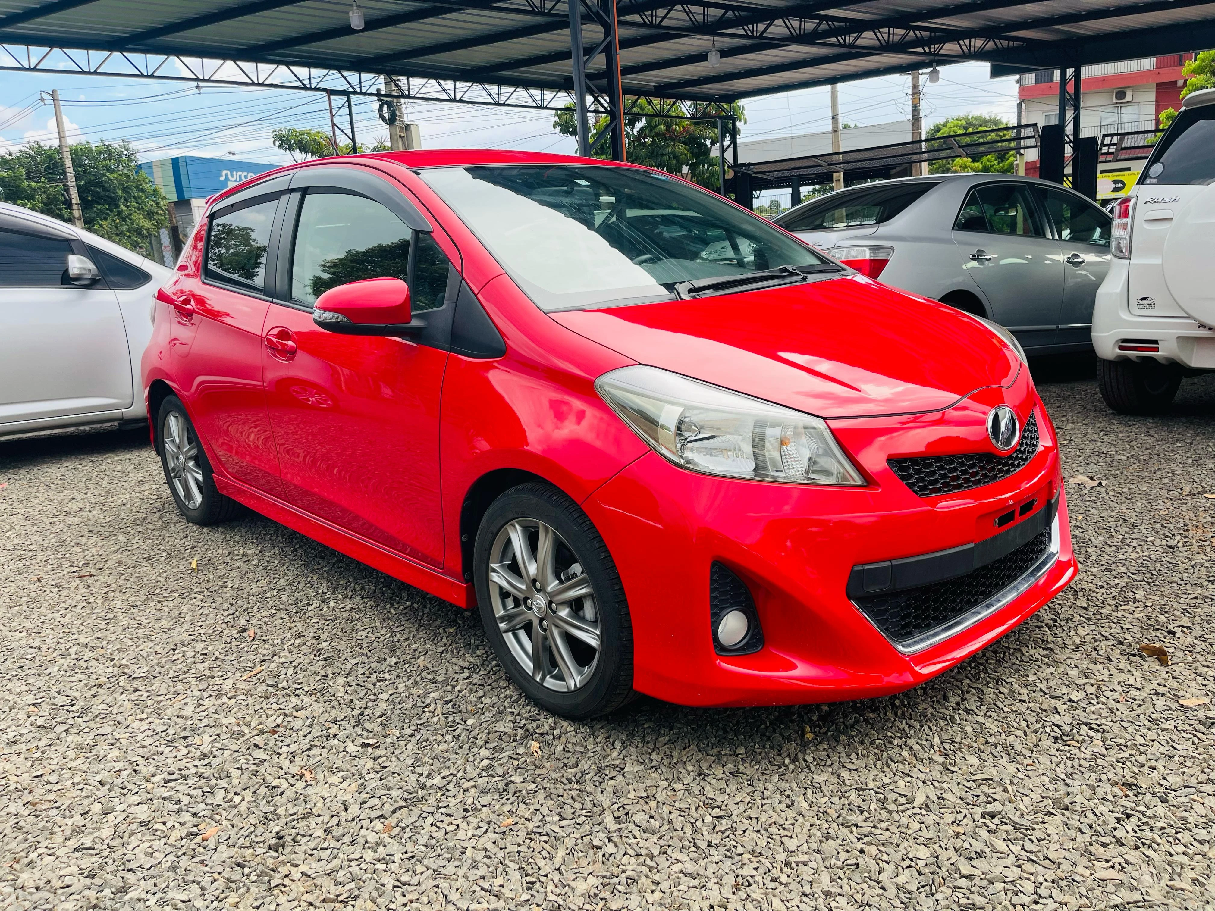 toyota-new-vitz-rs-2012-deportivo-y-recien-importado