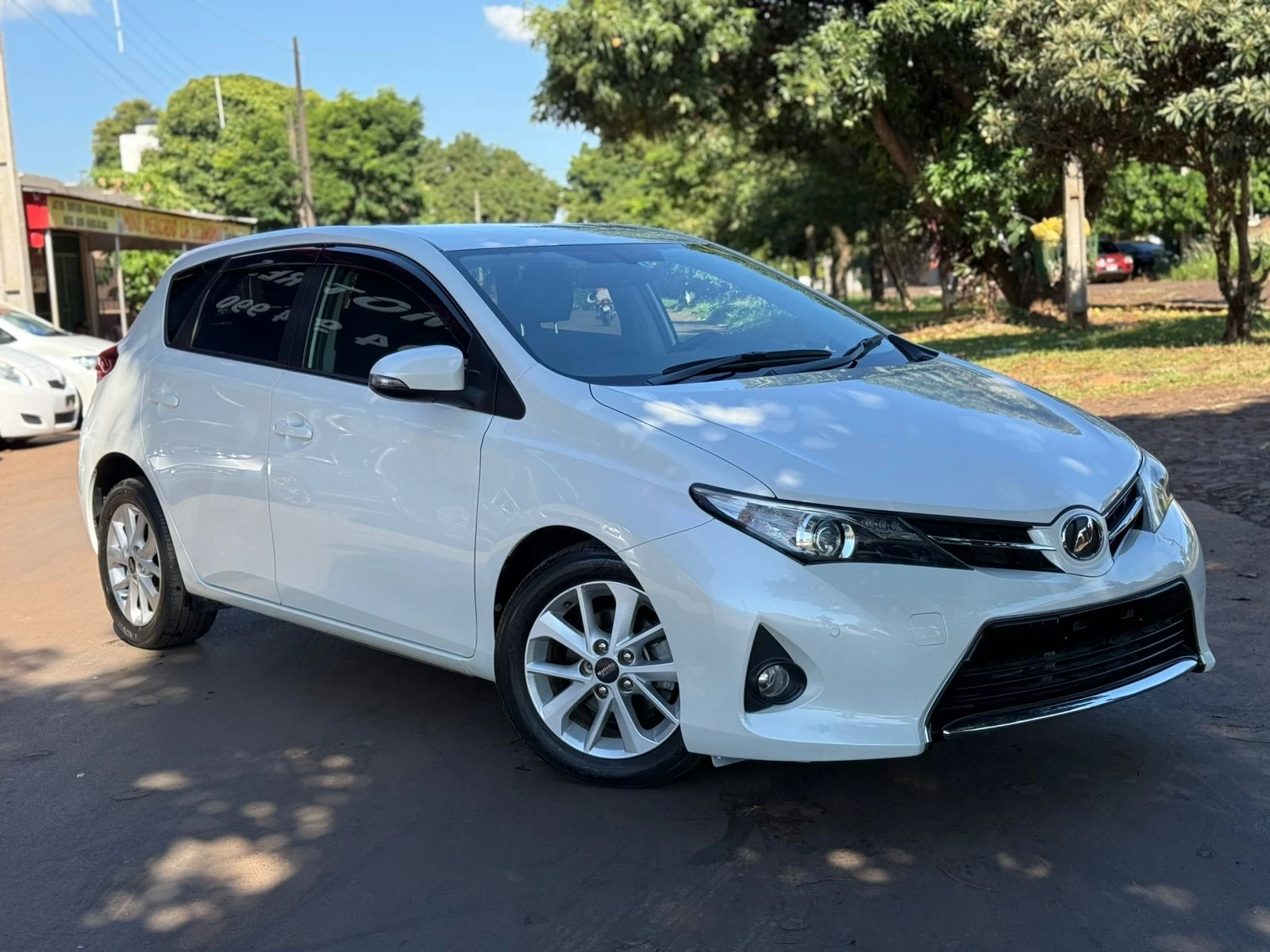 toyota-auris-15-2013-elegante-eficiente-y-recien-importado