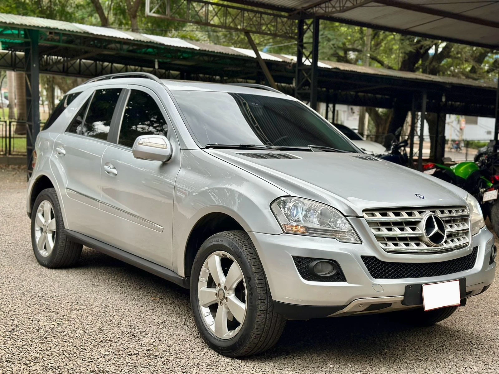 mercedes-benz-ml350-2010-lujo-y-potencia