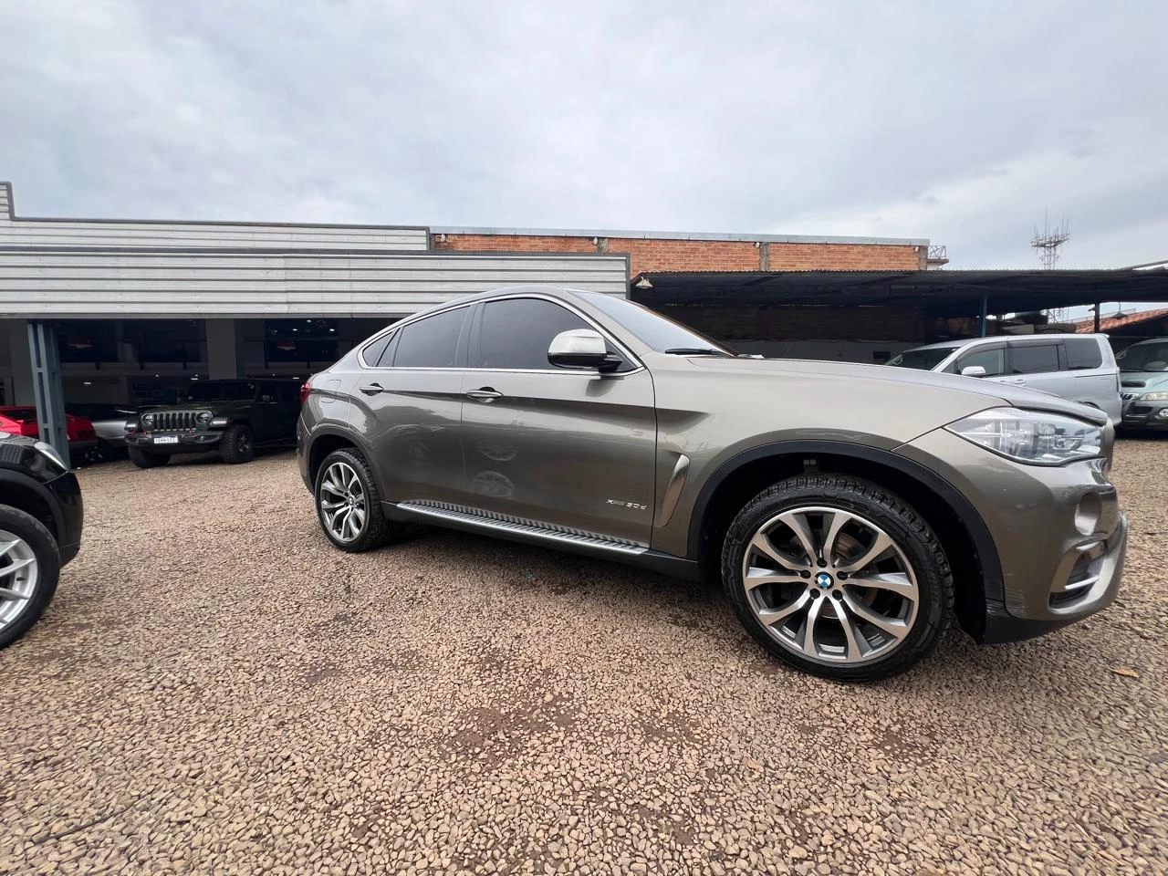 bmw-x6-2018-potencia-y-elegancia