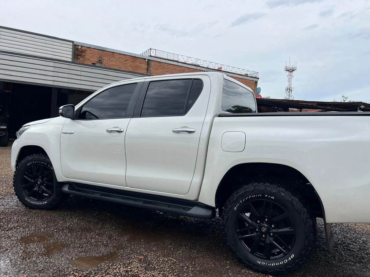 toyota-hilux-3-0-4x4-2017-fuerza-y-confianza