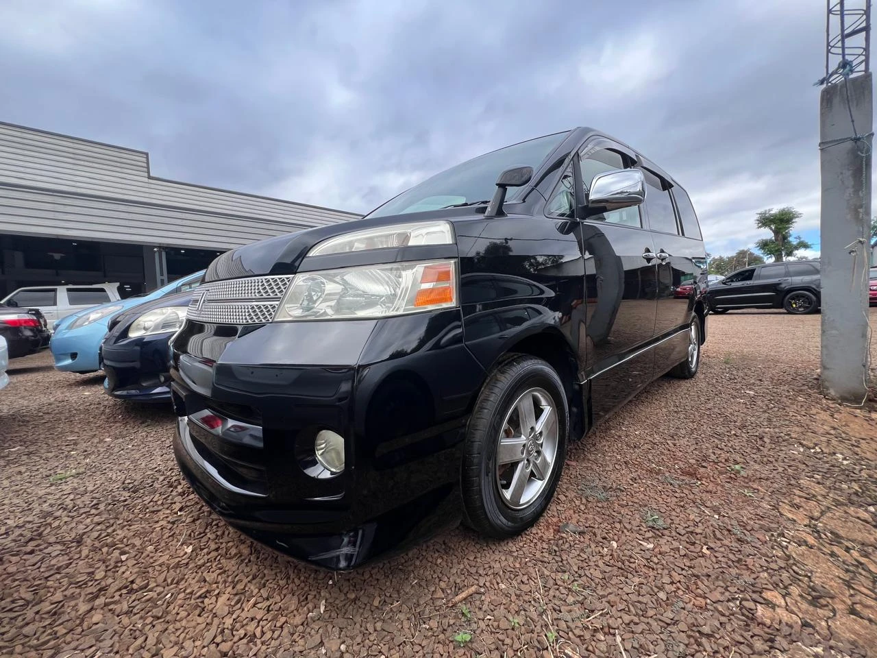 toyota-noah-2006-espaciosa-comoda-y-lista-para-la-ruta