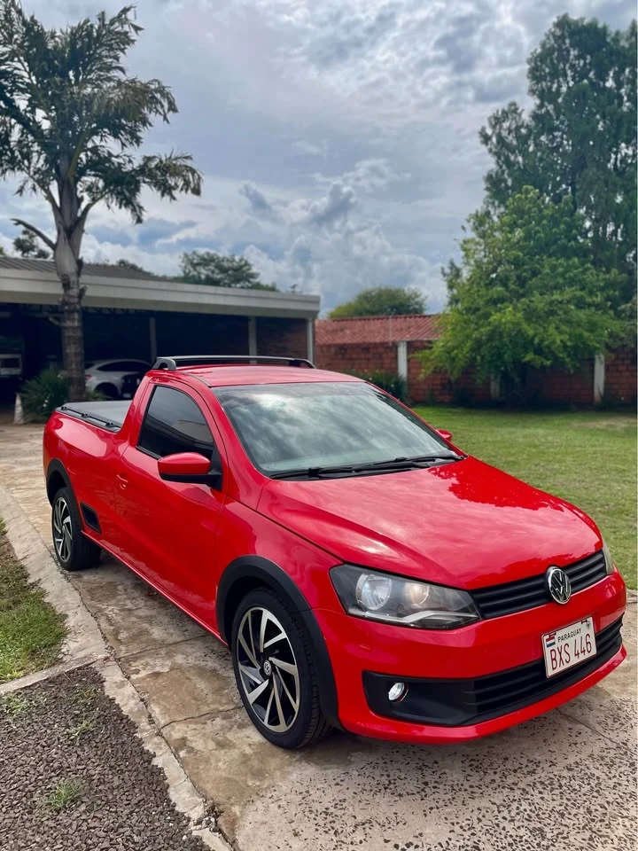 volkswagen-saveiro-2015-fuerza-y-estilo-en-rojo-pasion