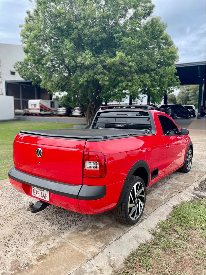 volkswagen-saveiro-2015-fuerza-y-estilo-en-rojo-pasion