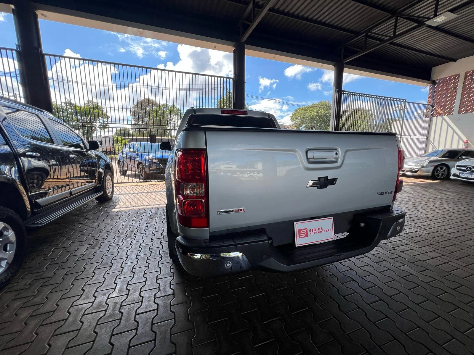 chevrolet-s10-ltz-2014-fuerza-y-confort-en-gris-imponente