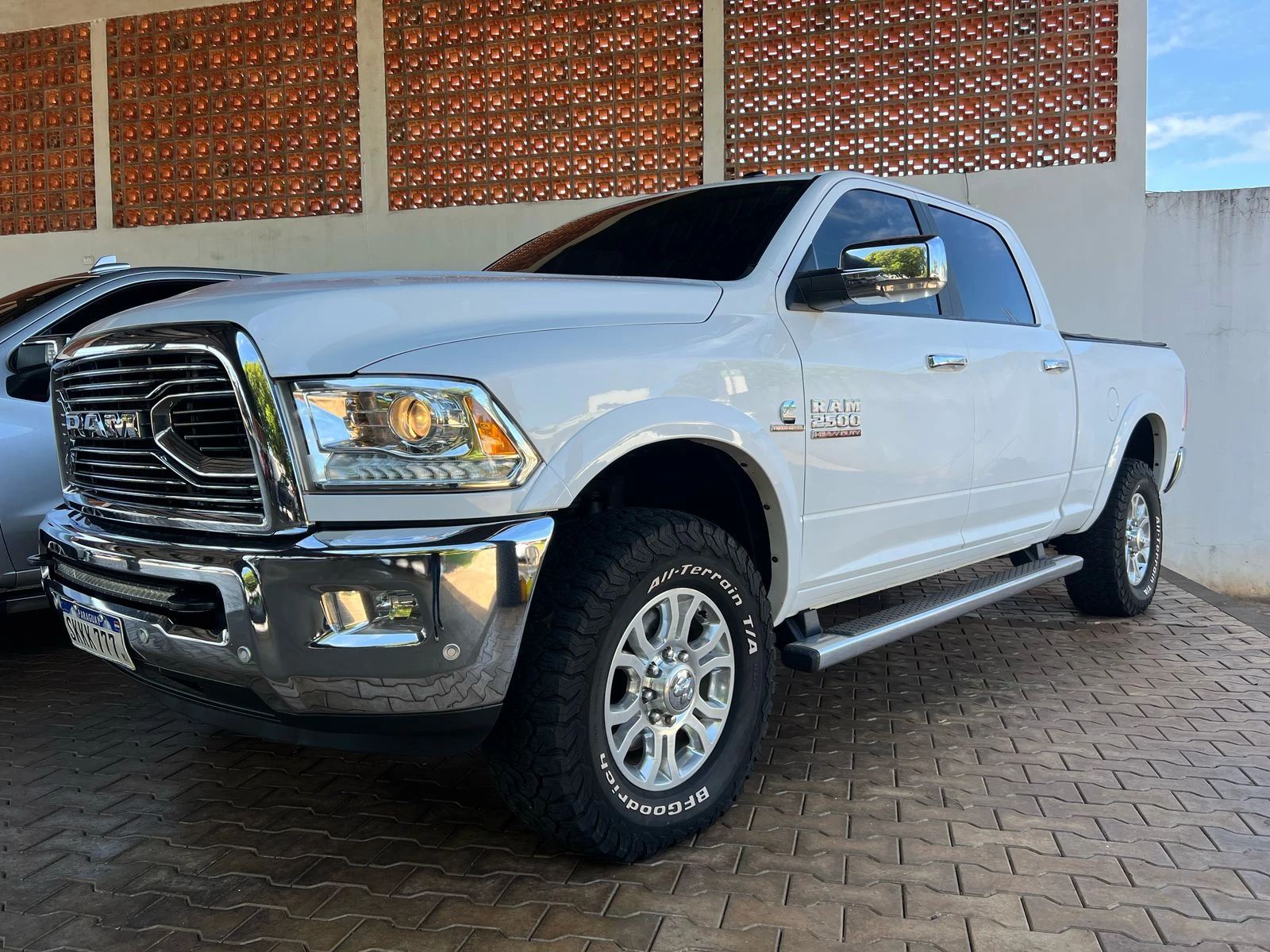 dodge-ram-2500-laramie-2019-potencia-y-confort