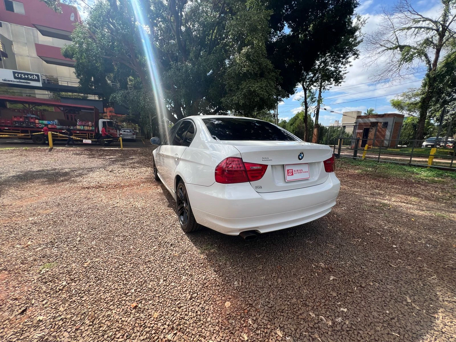 bmw-316i-2011-lujo-urbano