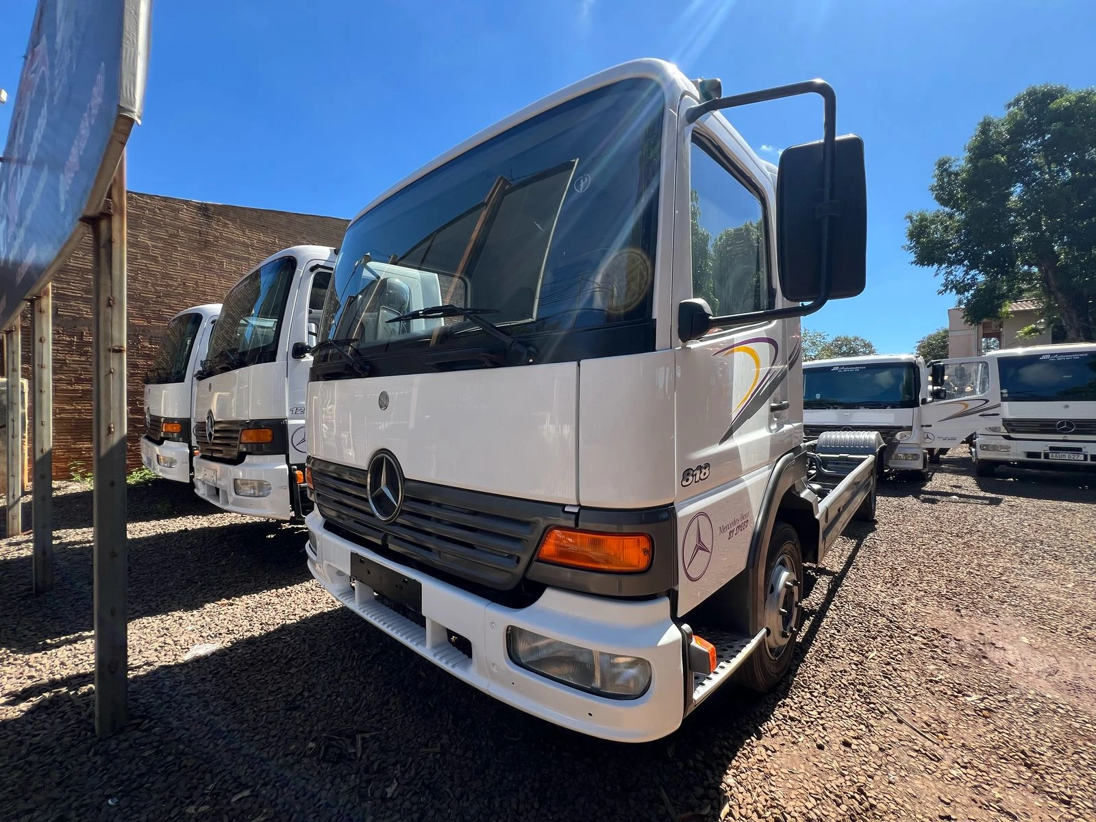 mercedes-benz-818-fuerza-y-confiabilidad
