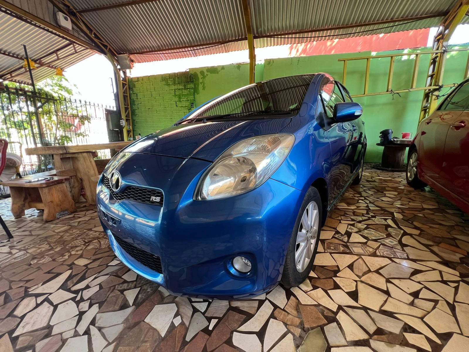 toyota-new-vitz-rs-1-3-2010-estilo-deportivo-y-economia