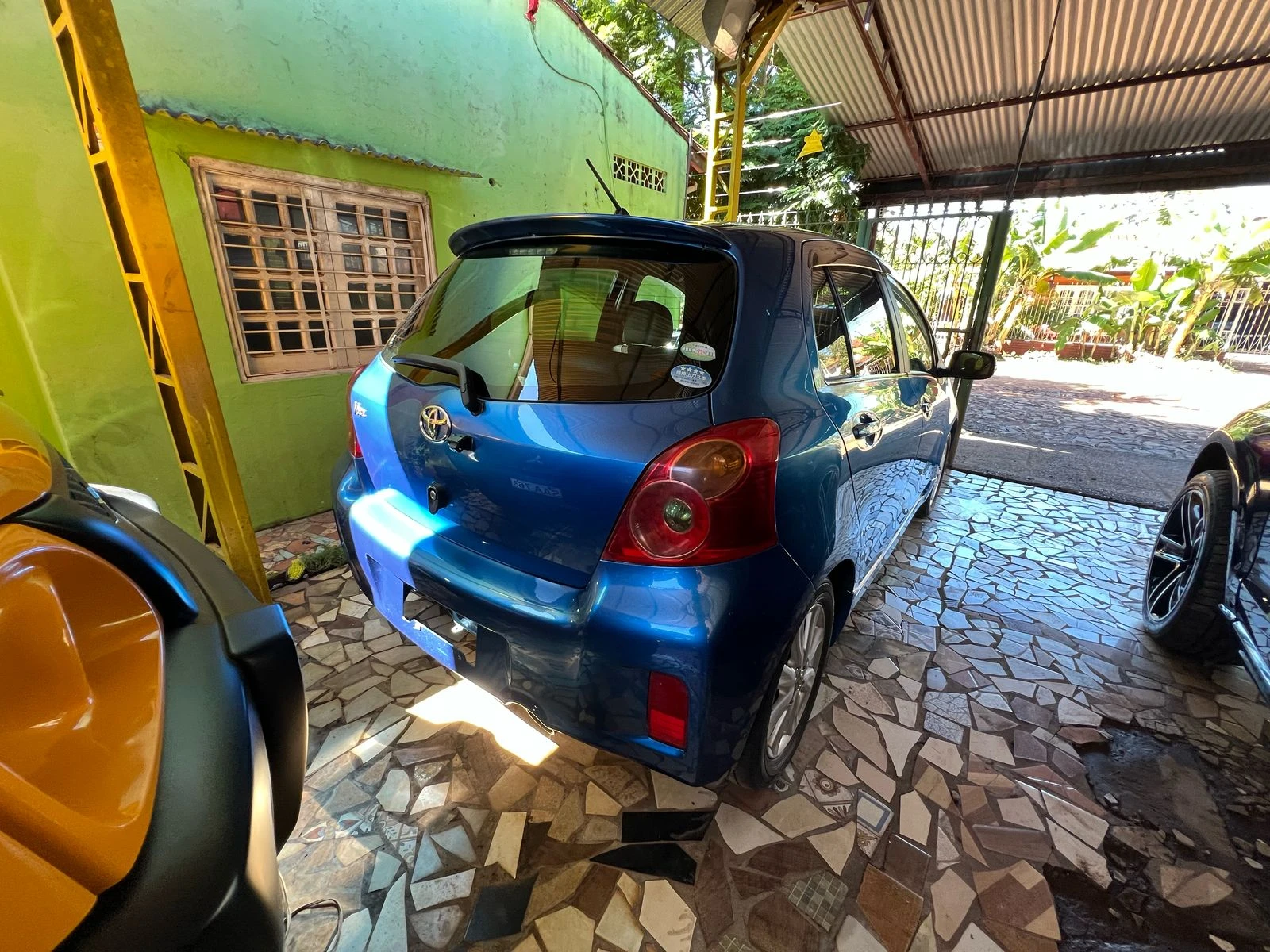 toyota-new-vitz-rs-1-3-2010-deportivo-y-economico