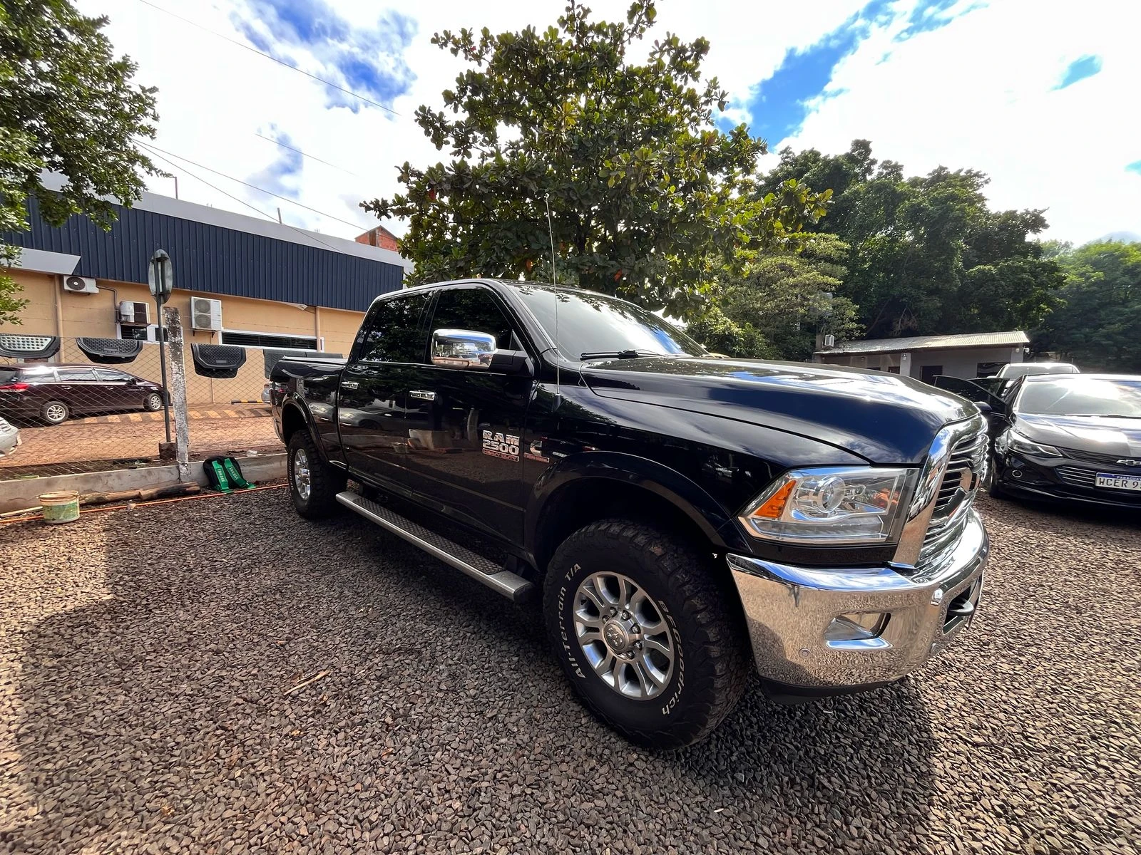 dodge-ram-laramie-2016-potencia-y-confort