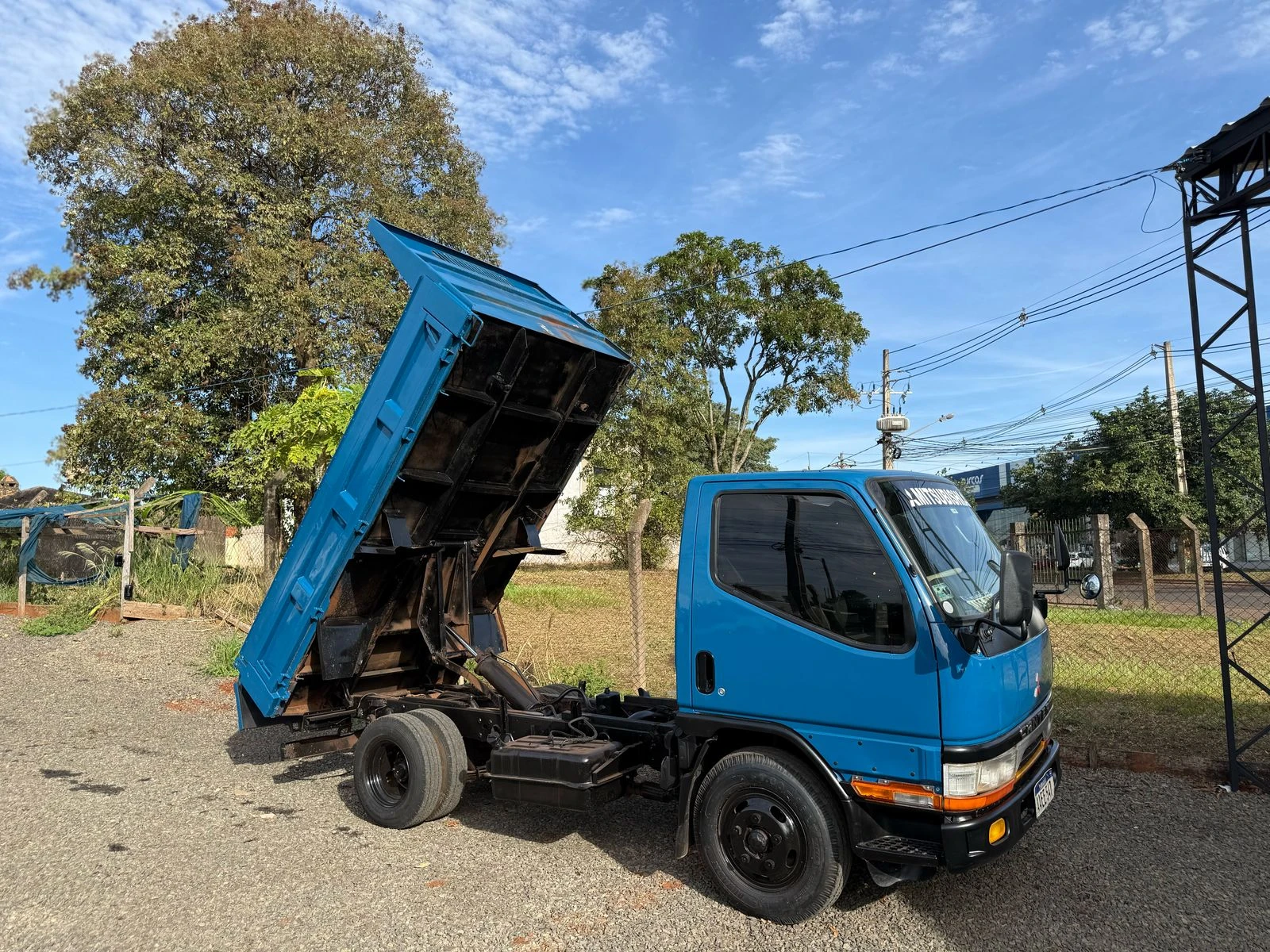 mitsubishi-canter-tumba-potencia-y-confiabilidad