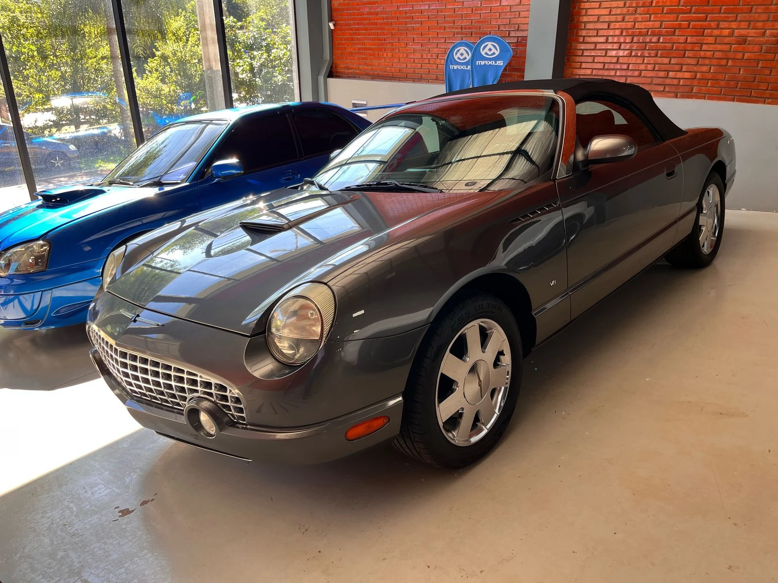 ford-thunderbird-v8-2002-estilo-clasico